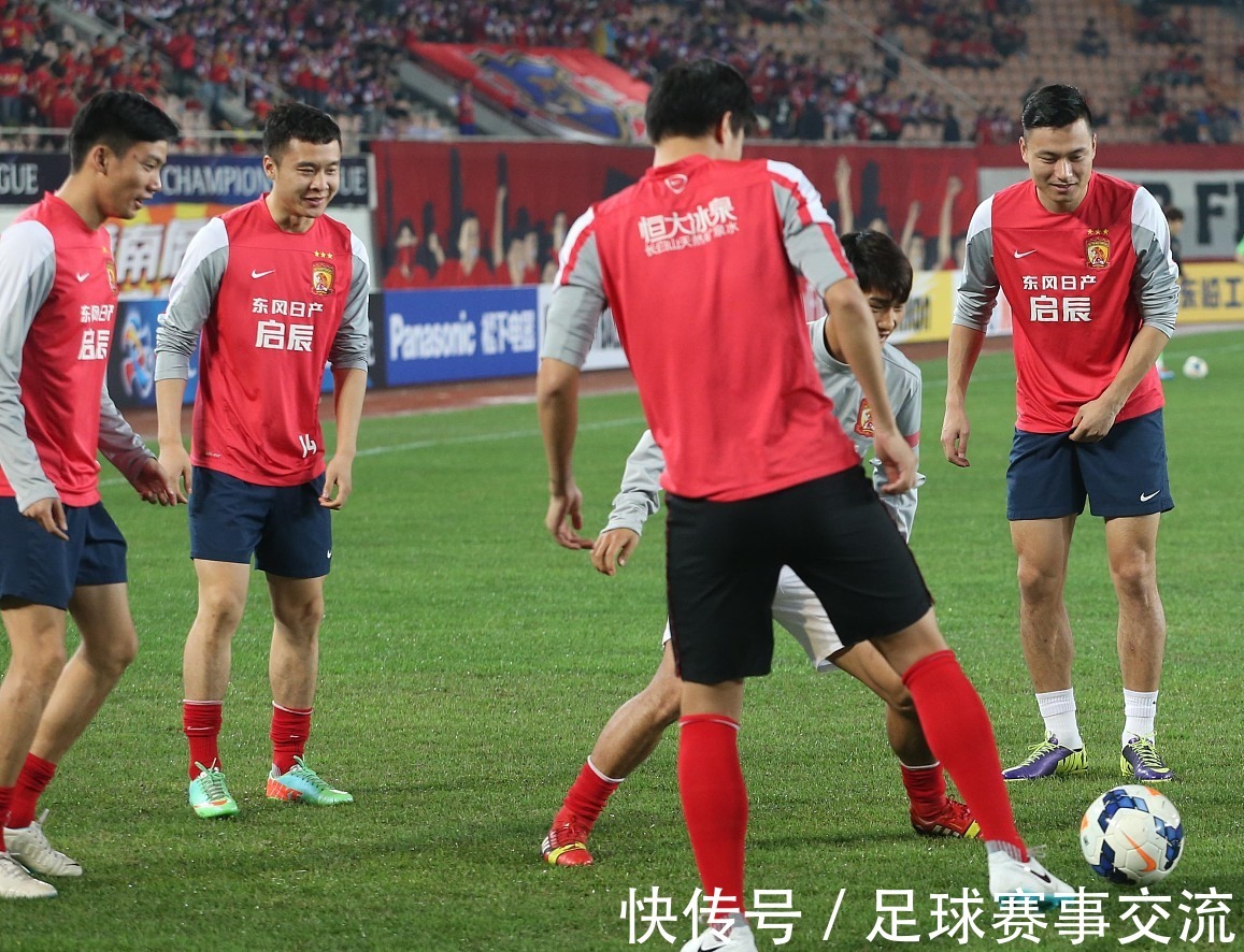 如今足坛的老队友相聚：