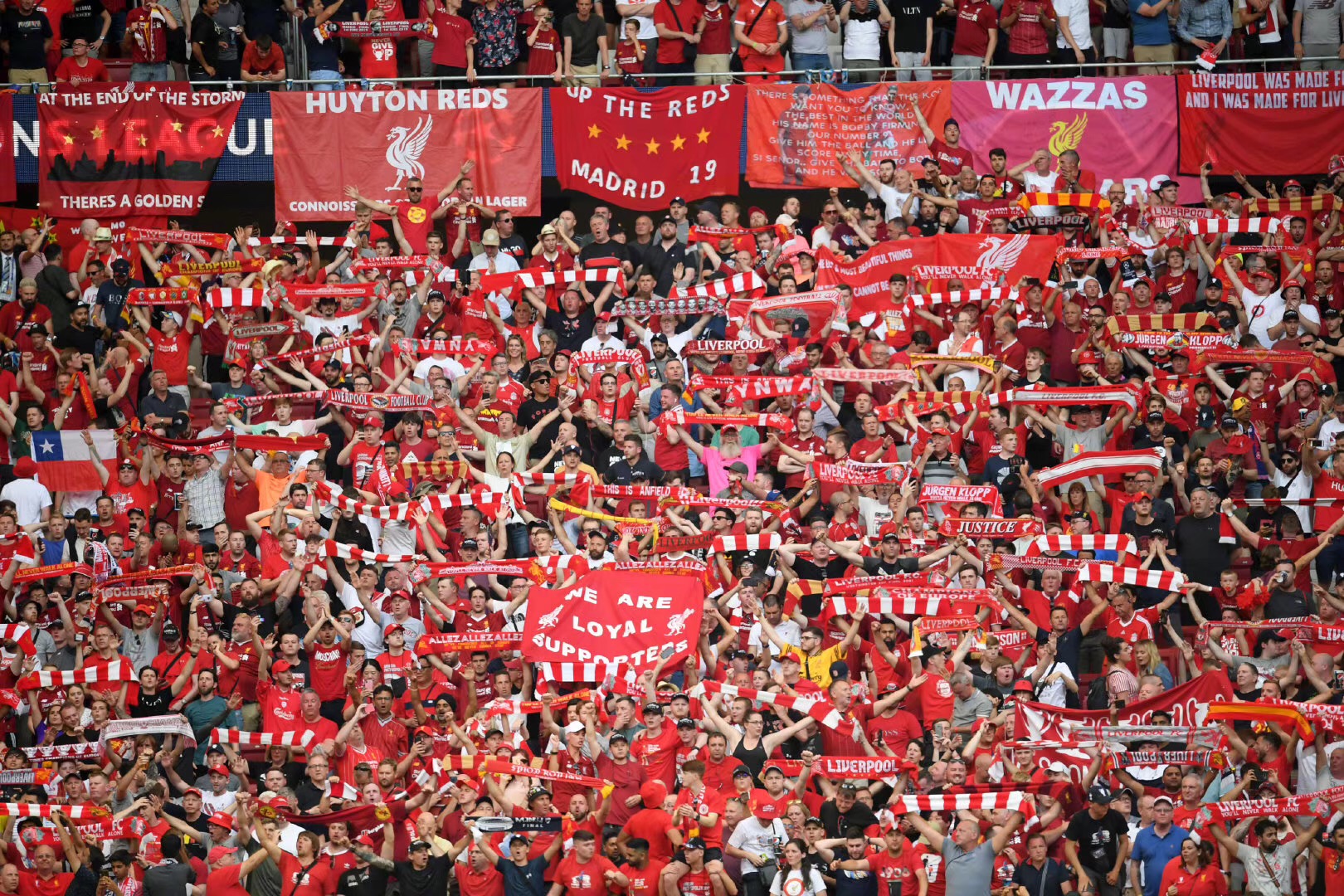 KD：乔丹等传奇为我们树立了标准，我只是努力达到那个标准