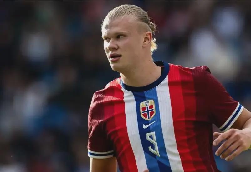 林诗栋2比1胜张本智和，国乒混团世界杯三连冠