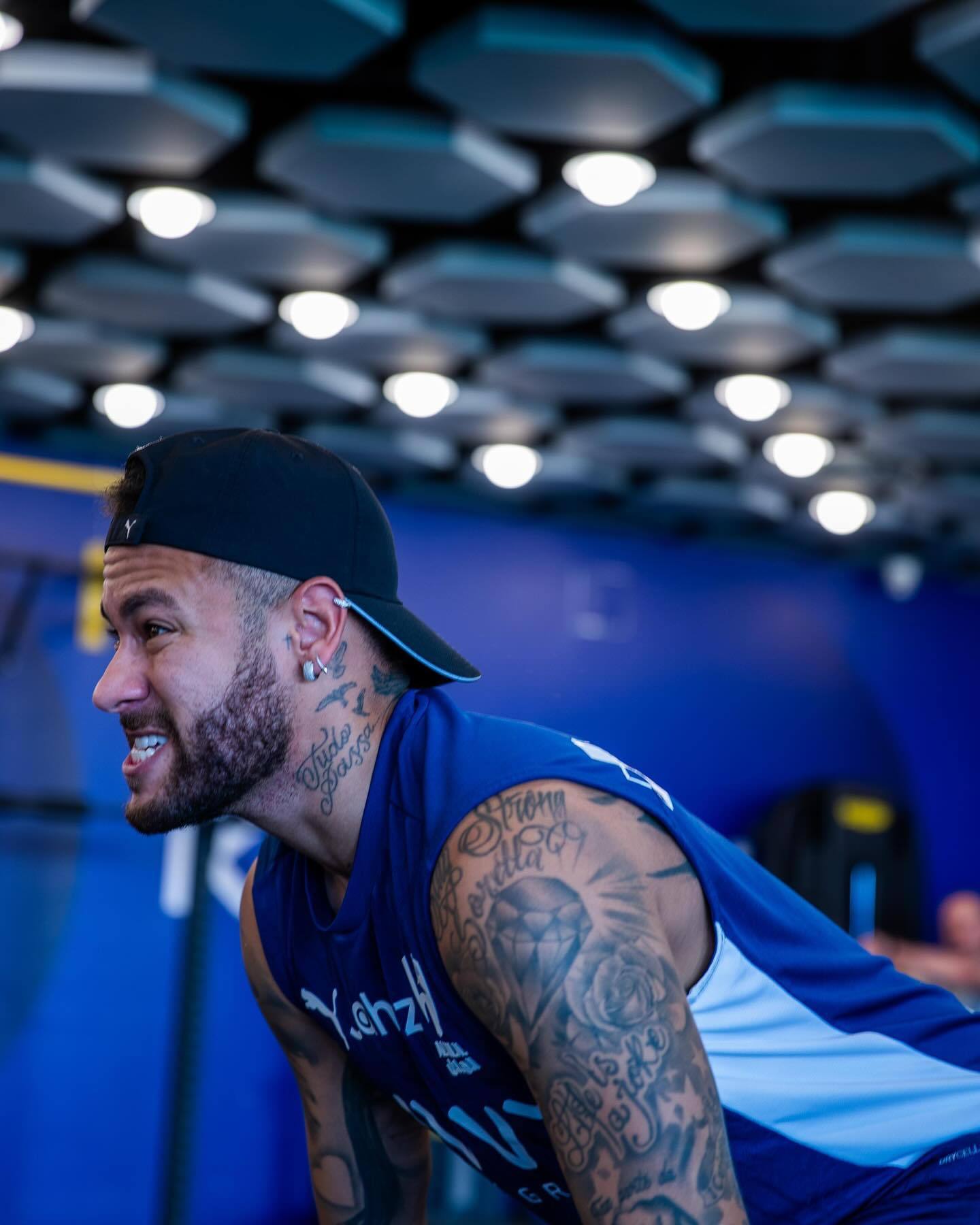 队友：梅西在场上场下都给我建议！跟他当队友是梦想成真！