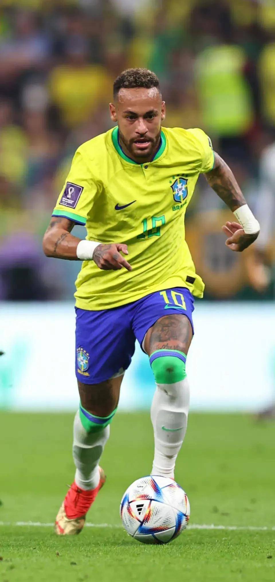 不差钱，阿联酋足协提供5架专机拉球迷去客场看世预赛